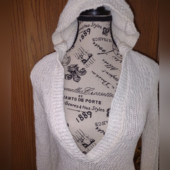 American Eagle Sweater XSP - Picture 4 of 7